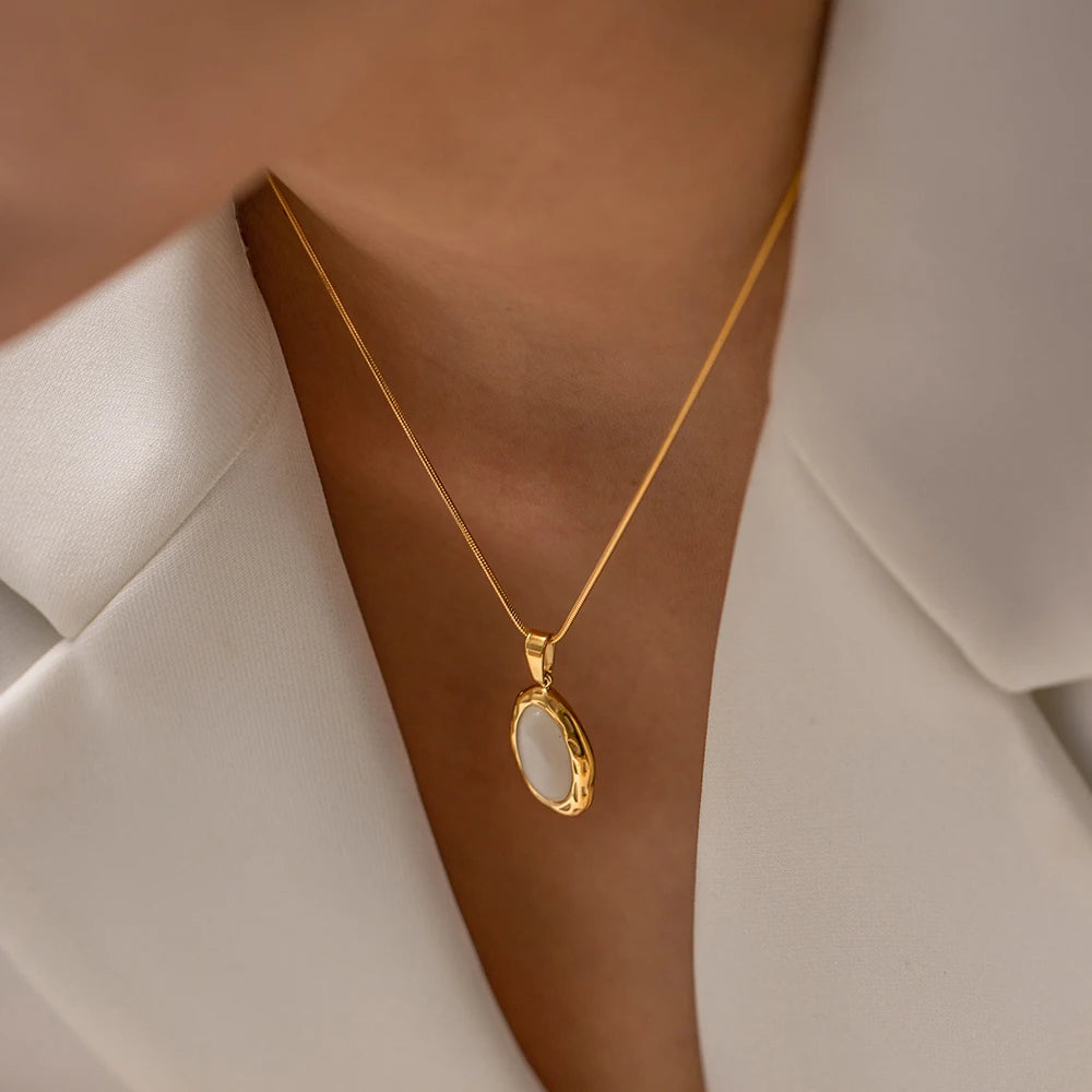 The Opal Necklace - Opal Whispers