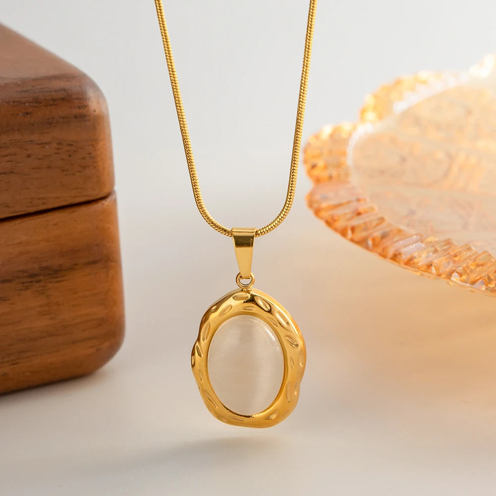 The Opal Necklace - Opal Whispers
